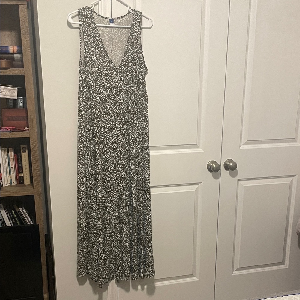 Old Navy Black and White Patterned Maxi Dress